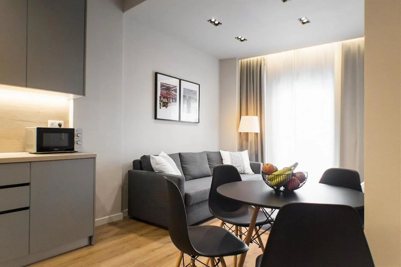Stylish And Renovated Retreat In Thessaloniki: Cozy Apartment At Ioulianou 33 0*, Θεσσαλονίκη
